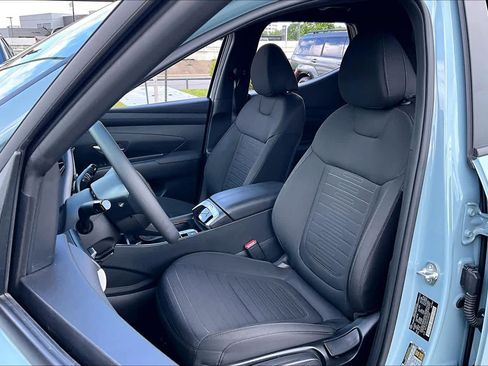 Certified 2025 Hyundai Santa Cruz SE image 8