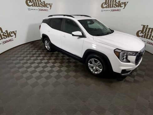 Certified 2023 GMC Terrain SLE w/ Driver Convenience Package FWD image 2