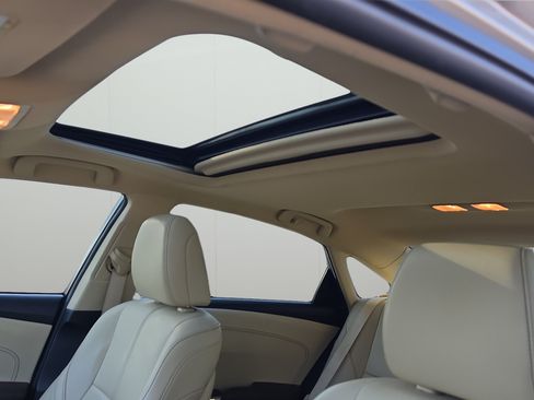 Used 2018 Toyota Avalon Limited FWD image 19
