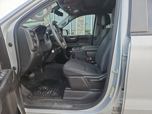 Used 2020 Chevrolet Silverado 1500 Custom w/ Custom Value Package image 11