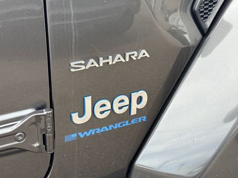 Used 2023 Jeep Wrangler Unlimited Sahara image 23