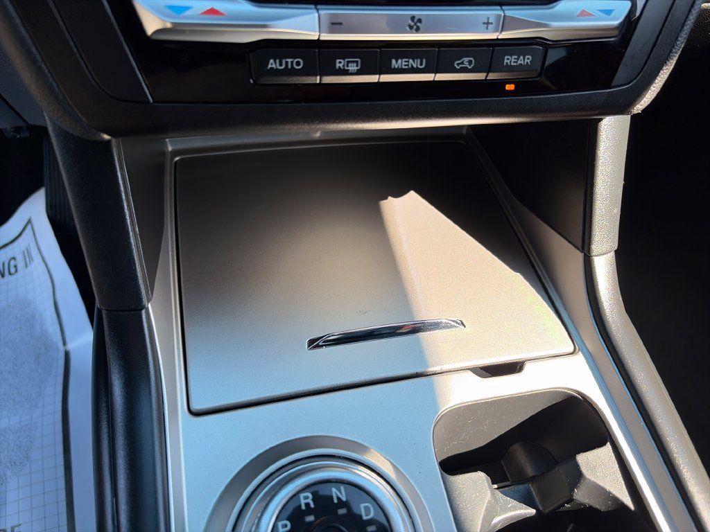 Used 2020 Ford Explorer XLT AWD/4WD image 23