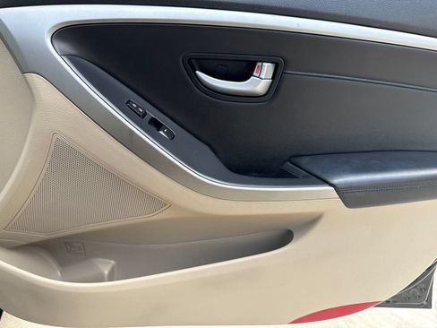 Used 2013 Hyundai Elantra GT w/ Style Pkg FWD image 18