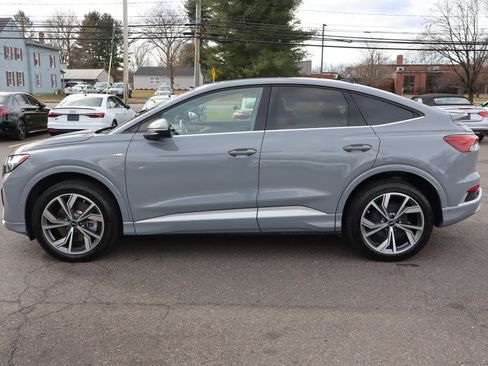 Used 2023 Audi Q4 e-tron Premium Plus w/ Premium Plus image 8