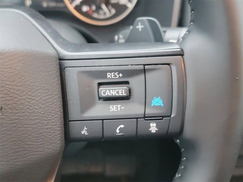 Certified 2025 Nissan Rogue SV image 15