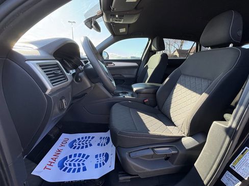 Used 2021 Volkswagen Atlas Cross Sport S image 24