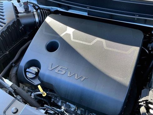 Used 2020 Buick Enclave Essence w/ Sound and Sites Package image 45