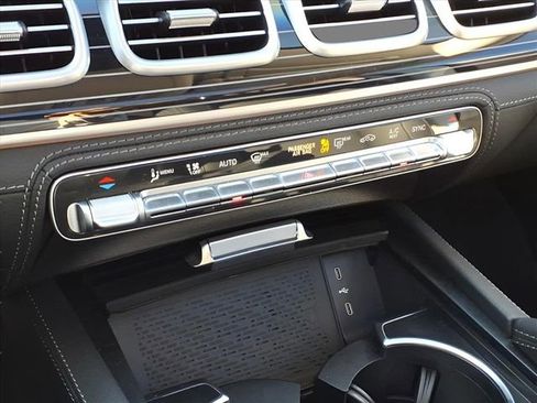 Used 2024 Mercedes-Benz GLS 580 4MATIC image 12