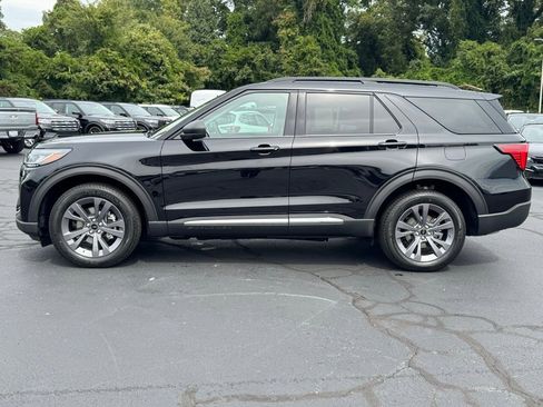 New 2025 Ford Explorer Active w/ Active Comfort Package image 3