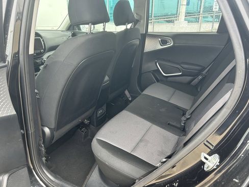 Used 2023 Kia Soul S image 7