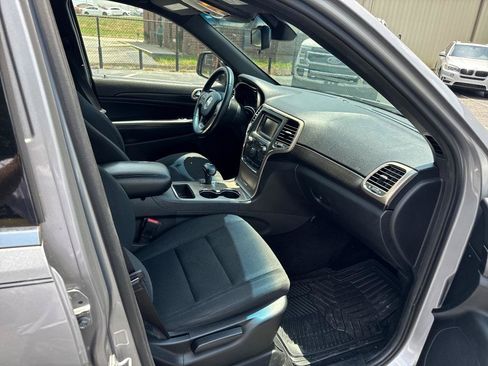 Used 2014 Jeep Grand Cherokee Laredo w/ Quick Order Package 23E AWD/4WD image 6