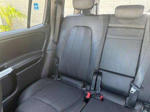 Used 2024 Mercedes-Benz GLB 250 image 39