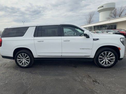 Certified 2022 GMC Yukon XL Denali image 9