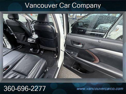 Used 2019 Toyota Highlander XLE image 19