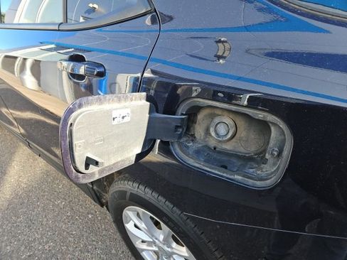 Used 2020 Chevrolet Equinox LS image 11