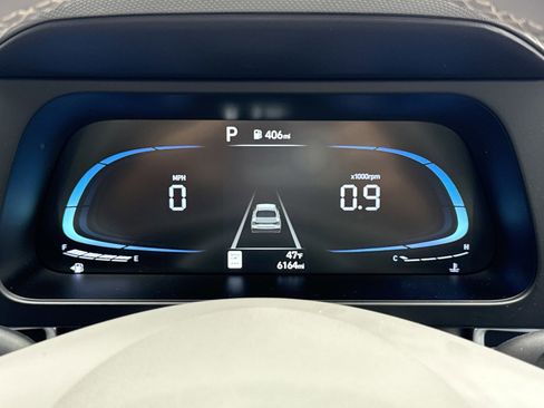 Certified 2025 Hyundai Elantra Sport image 19