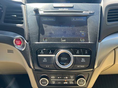 Used 2018 Acura ILX image 18