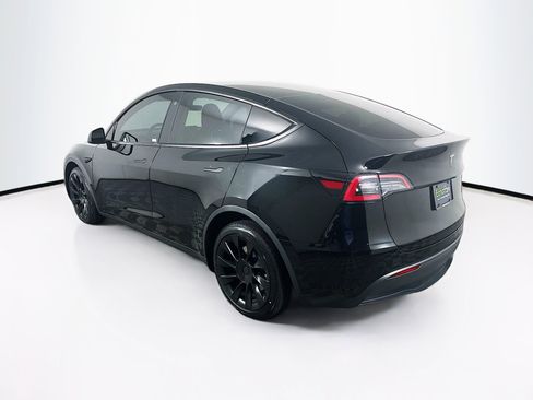 Used 2022 Tesla Model Y Long Range image 5