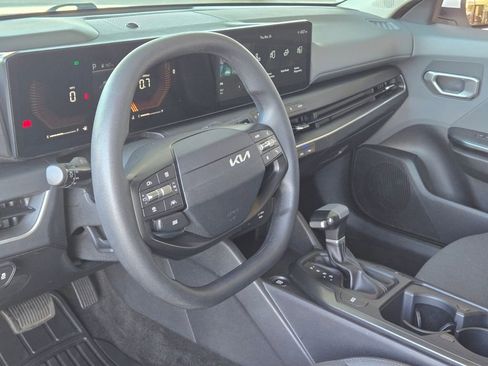 Used 2025 Kia K4 LXS image 10