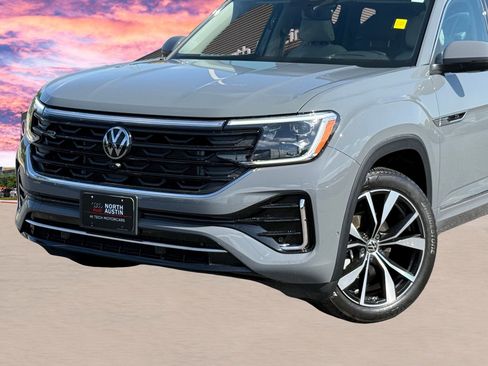 Used 2025 Volkswagen Atlas SEL Premium R-Line AWD/4WD image 2
