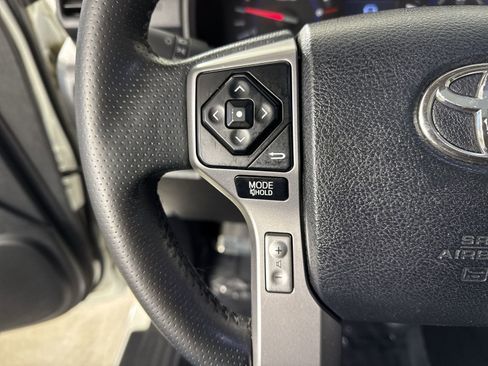 Used 2016 Toyota 4Runner Limited image 12