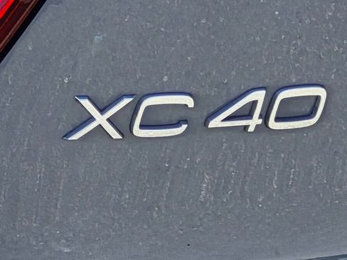 Used 2022 Volvo XC40 T5 R-Design w/ Advanced Package AWD/4WD image 20