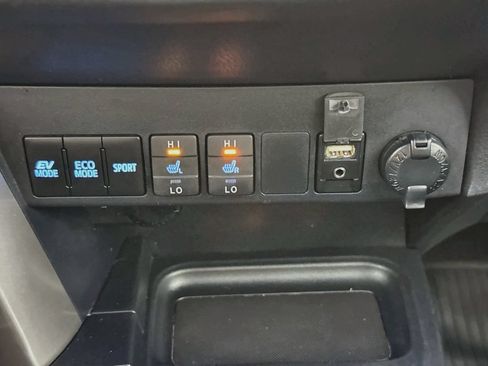 Used 2016 Toyota RAV4 Limited AWD/4WD image 20
