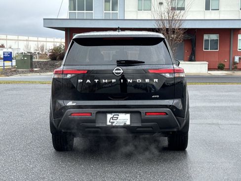 Used 2024 Nissan Pathfinder S image 25