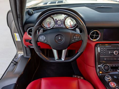 Used 2011 Mercedes-Benz SLS AMG Coupe image 18