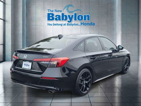 Used 2023 Honda Civic Sport image 4