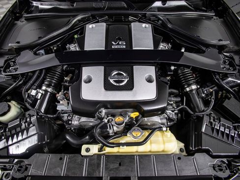 Used 2018 Nissan 370Z Touring RWD image 47