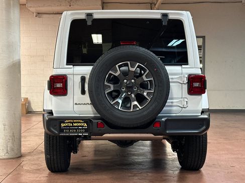 New 2026 Jeep Wrangler Unlimited Sahara AWD/4WD image 4