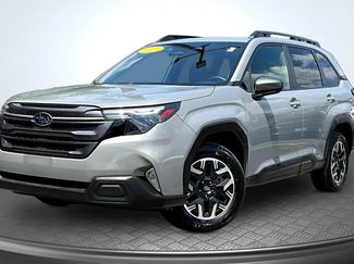 Used 2025 Subaru Forester Premium AWD/4WD video 1