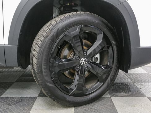 Used 2025 Volkswagen Taos SEL w/ Black Wheel Plus Package image 14