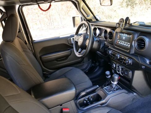 Used 2022 Jeep Wrangler Unlimited Sport image 40