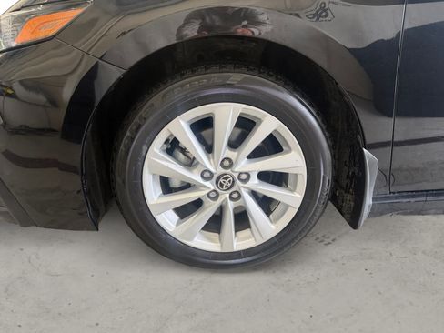 Used 2024 Toyota Camry SE FWD image 9
