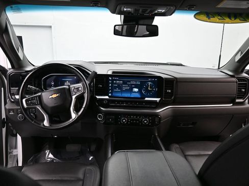 Used 2024 Chevrolet Silverado 2500 LTZ w/ LTZ Convenience Package AWD/4WD image 9