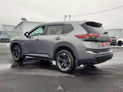 Certified 2024 Nissan Rogue SV image 5