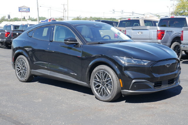 New 2026 Ford Mustang Mach-E Premium AWD/4WD image 8