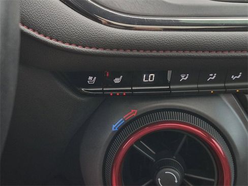 Used 2021 Chevrolet Blazer RS w/ Enhanced Convenience Package image 40