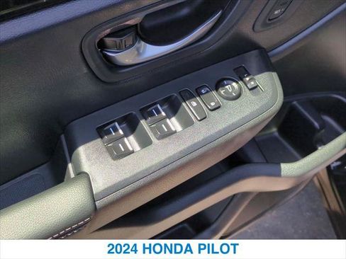 Used 2024 Honda Pilot EX-L image 13