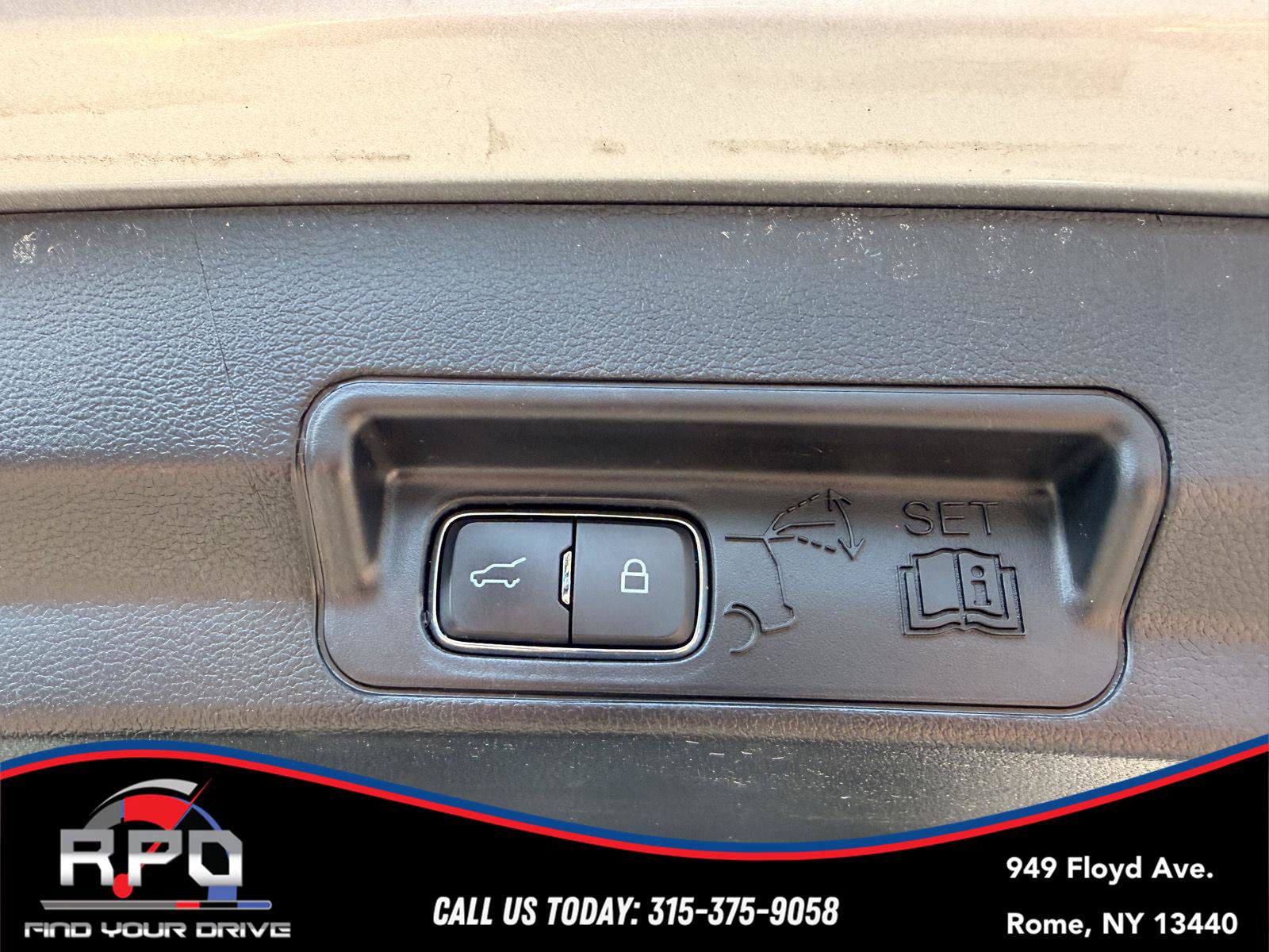 Used 2022 Ford Explorer XLT AWD/4WD image 33
