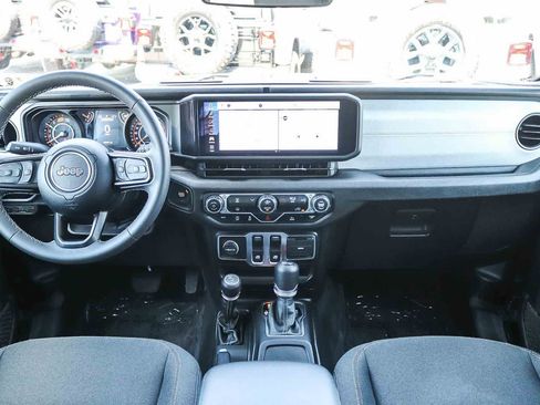 Used 2025 Jeep Wrangler Sport AWD/4WD image 12