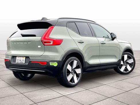 Used 2023 Volvo XC40 Recharge Ultimate image 16
