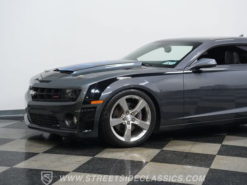 Used 2010 Chevrolet Camaro SS w/ RS Package RWD image 18
