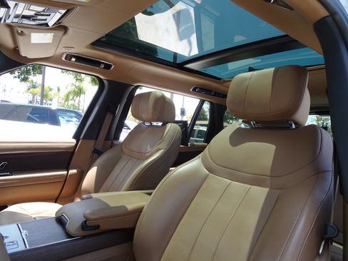 Used 2024 Land Rover Range Rover Long Wheelbase Autobiography AWD/4WD image 13