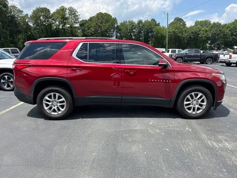 Used 2020 Chevrolet Traverse LT FWD image 6