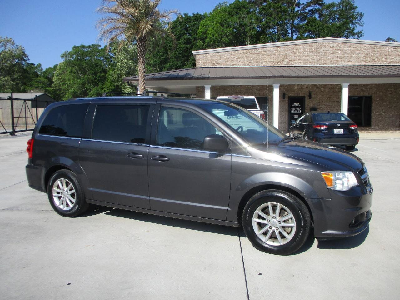Used 2020 Dodge Grand Caravan SXT FWD image 17
