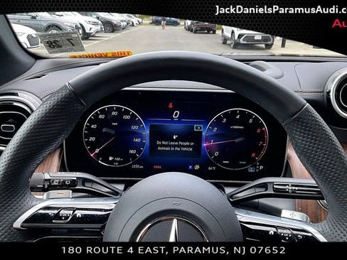 Used 2023 Mercedes-Benz GLC 300 4MATIC image 16