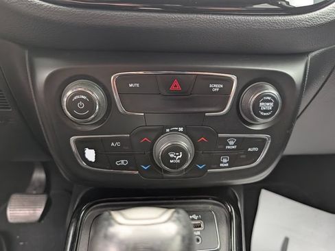 Used 2019 Jeep Compass Limited AWD/4WD image 23